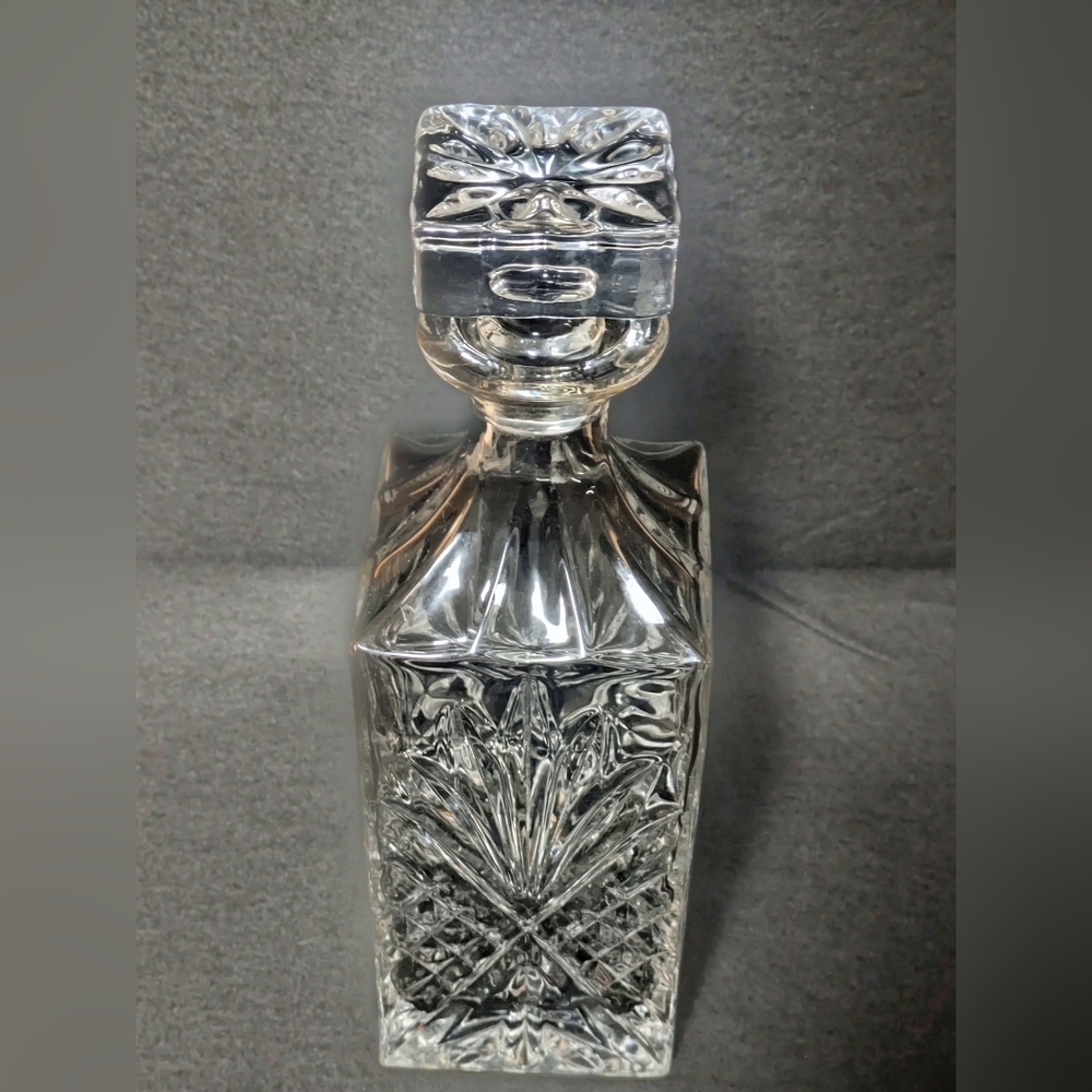 Elegant Clear Crystal Decanter